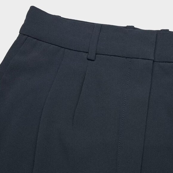 ARITZIA- Babaton Pleated Mini Short - Picture 4 of 4